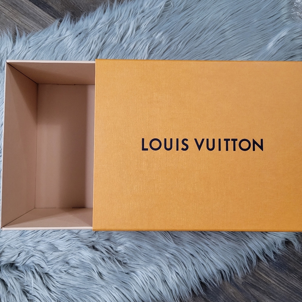Authentic Louis Vuitton Empty pull out box